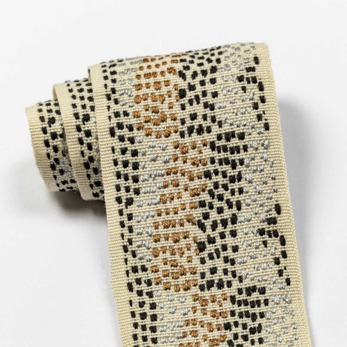 Surge Tape - Almond - LEE JOFA MODERN Trim