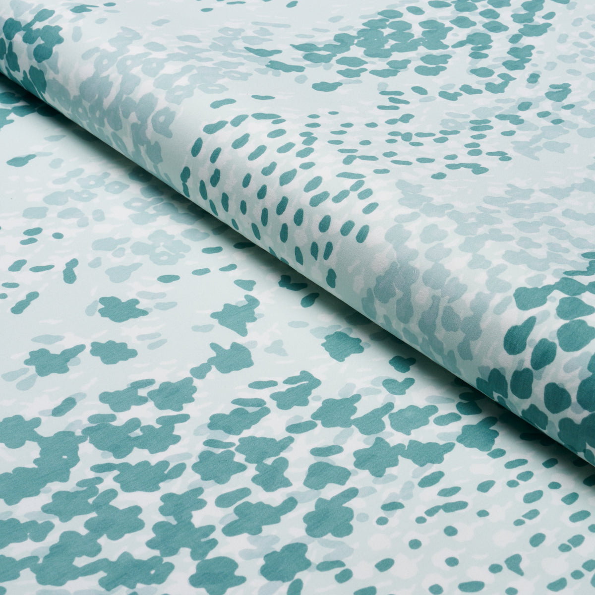 GIVERNY-SEAGLASS-SCHUMACHER-TL400032 - Schumacher Fabric