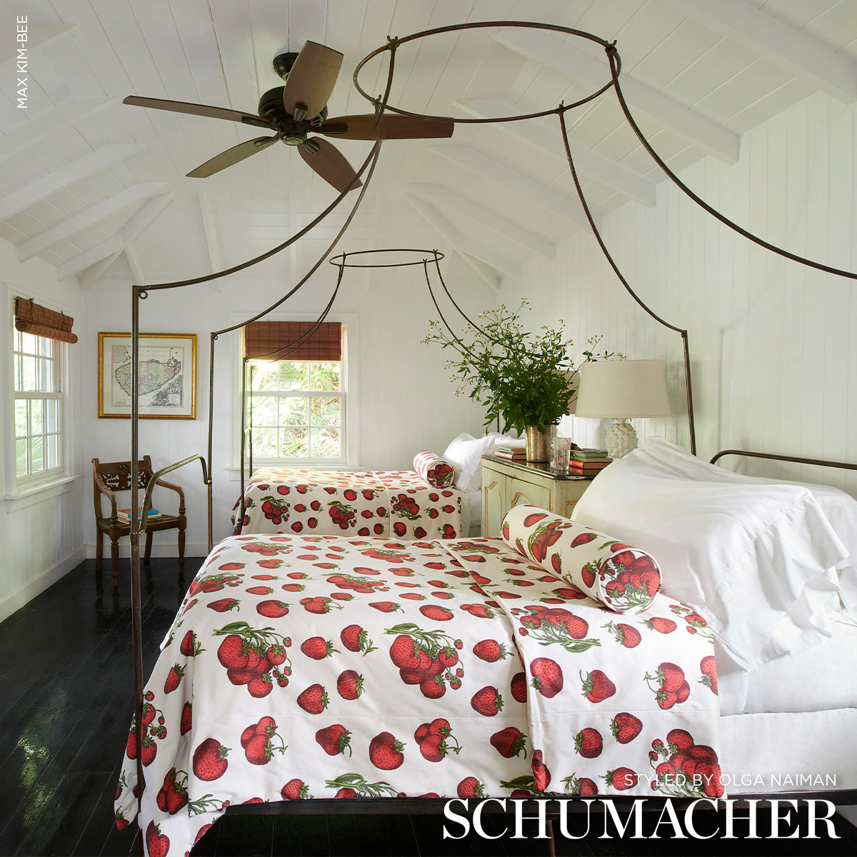 STRAWBERRY-FIELDS-RED-SCHUMACHER-TL400081 - Schumacher Fabric