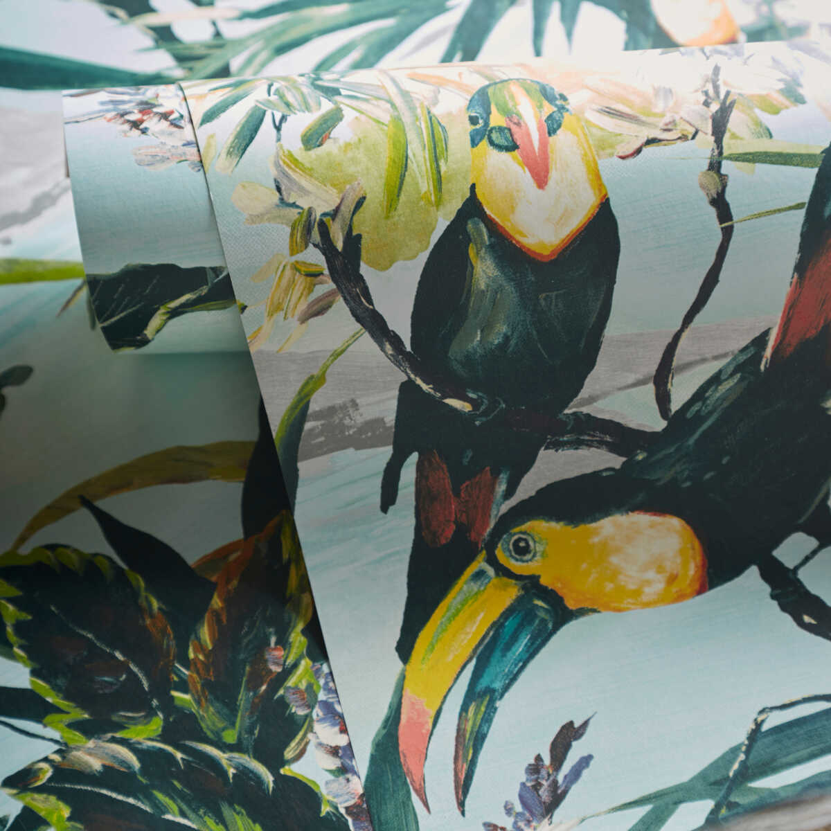 Toucan - Sky Wp - CLARKE AND CLARKE Wallpaper