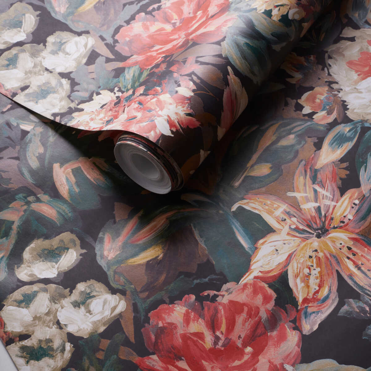 Lilum - Russet Noir Wp - CLARKE AND CLARKE Wallpaper