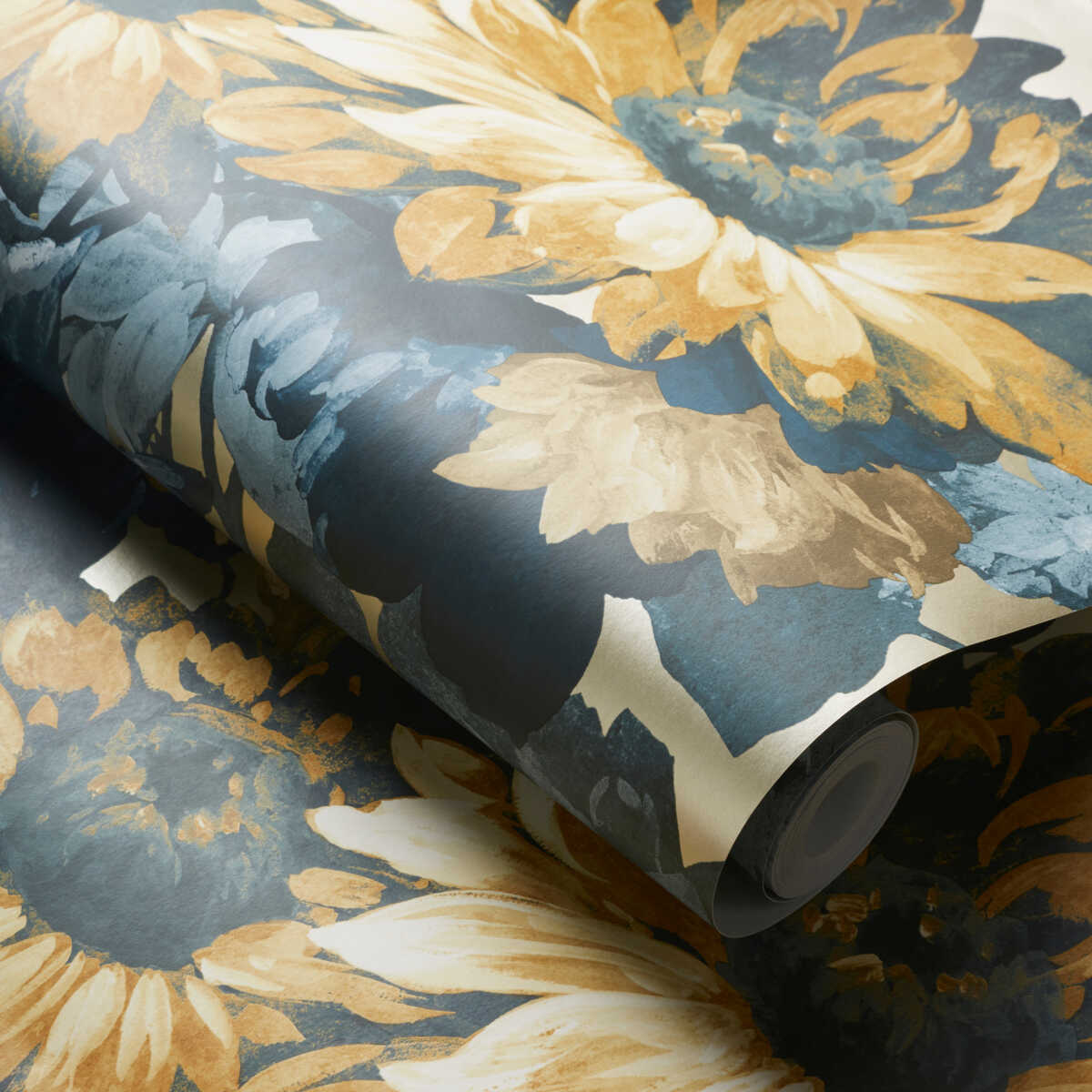 Sunforest - Gilver Denim Wp - CLARKE AND CLARKE Wallpaper