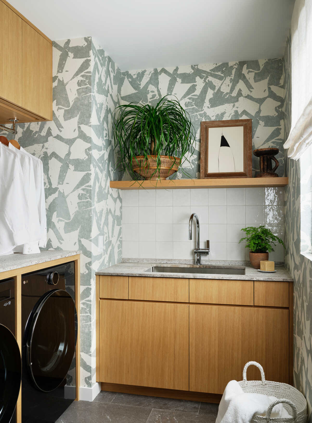 Social Canvas - Jade - KRAVET COUTURE Wallpaper