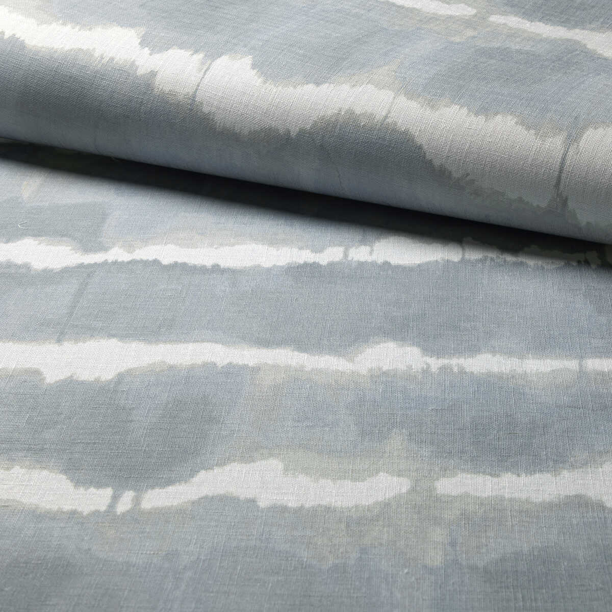 Baturi - Powder - KRAVET COUTURE Wallpaper