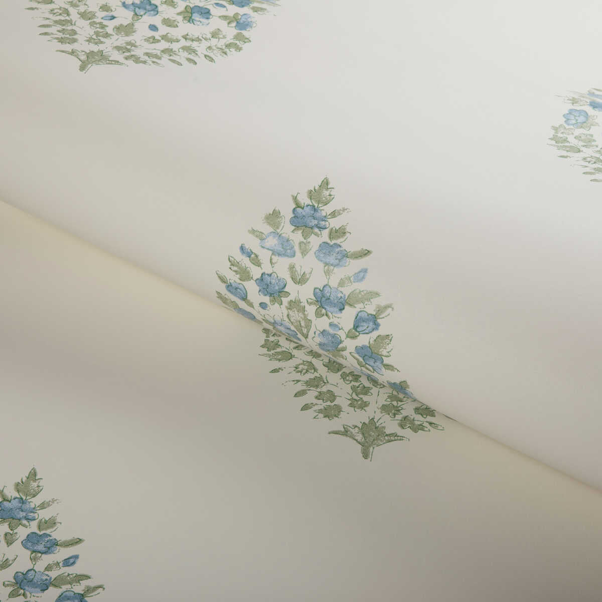Atelier Paisley Wp - Blue Sage - KRAVET COUTURE Wallpaper