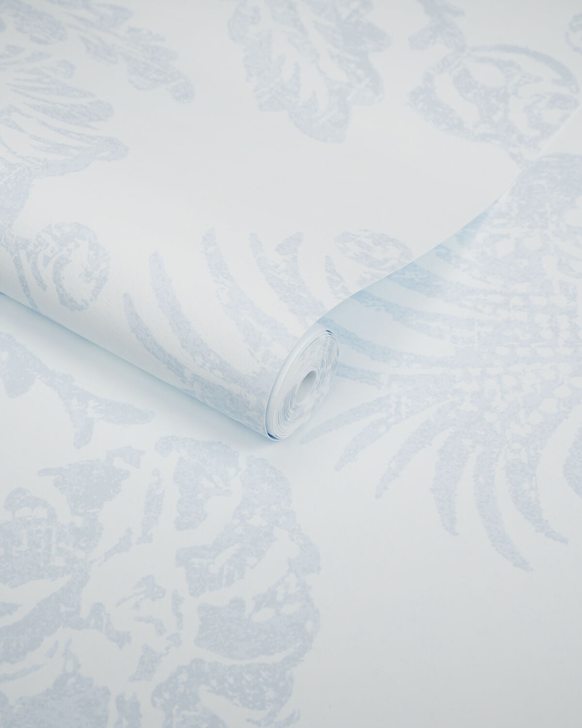 Eunice Vine Wp - Sea Mist - Kravet Couture Wallpaper