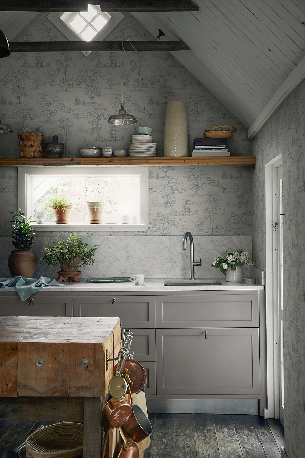 Montfort, Indigo Blue Sandberg Wallpaper