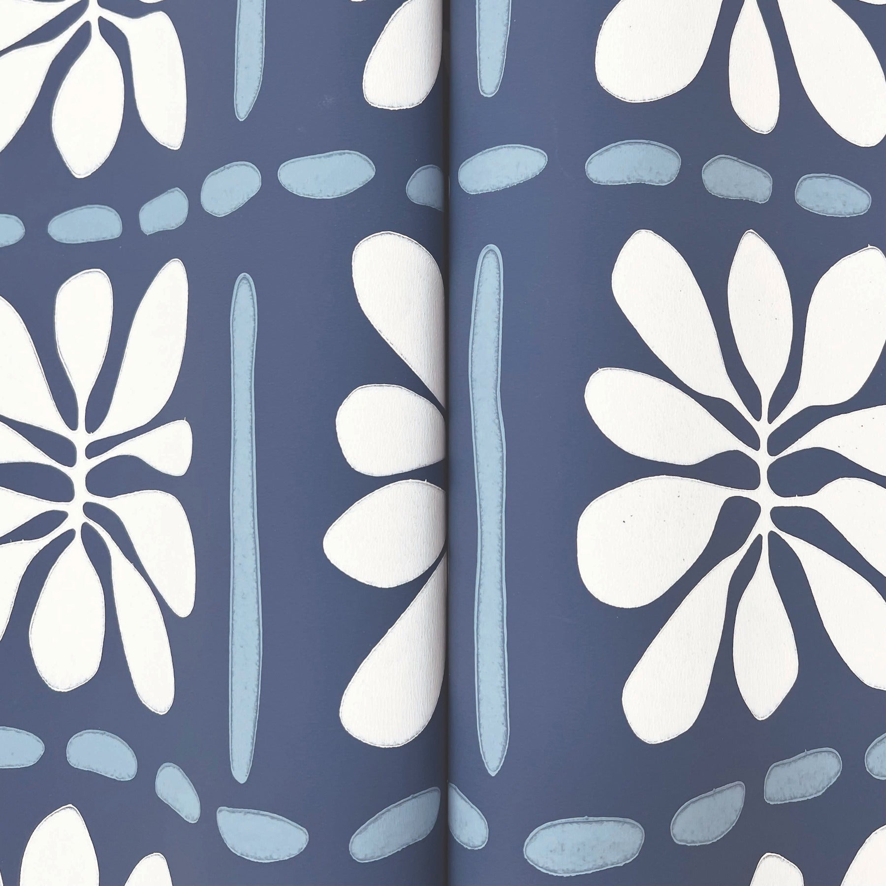 mimosa-fleur-wallpaper-ultramarine-york-wallcoverings-zm2807