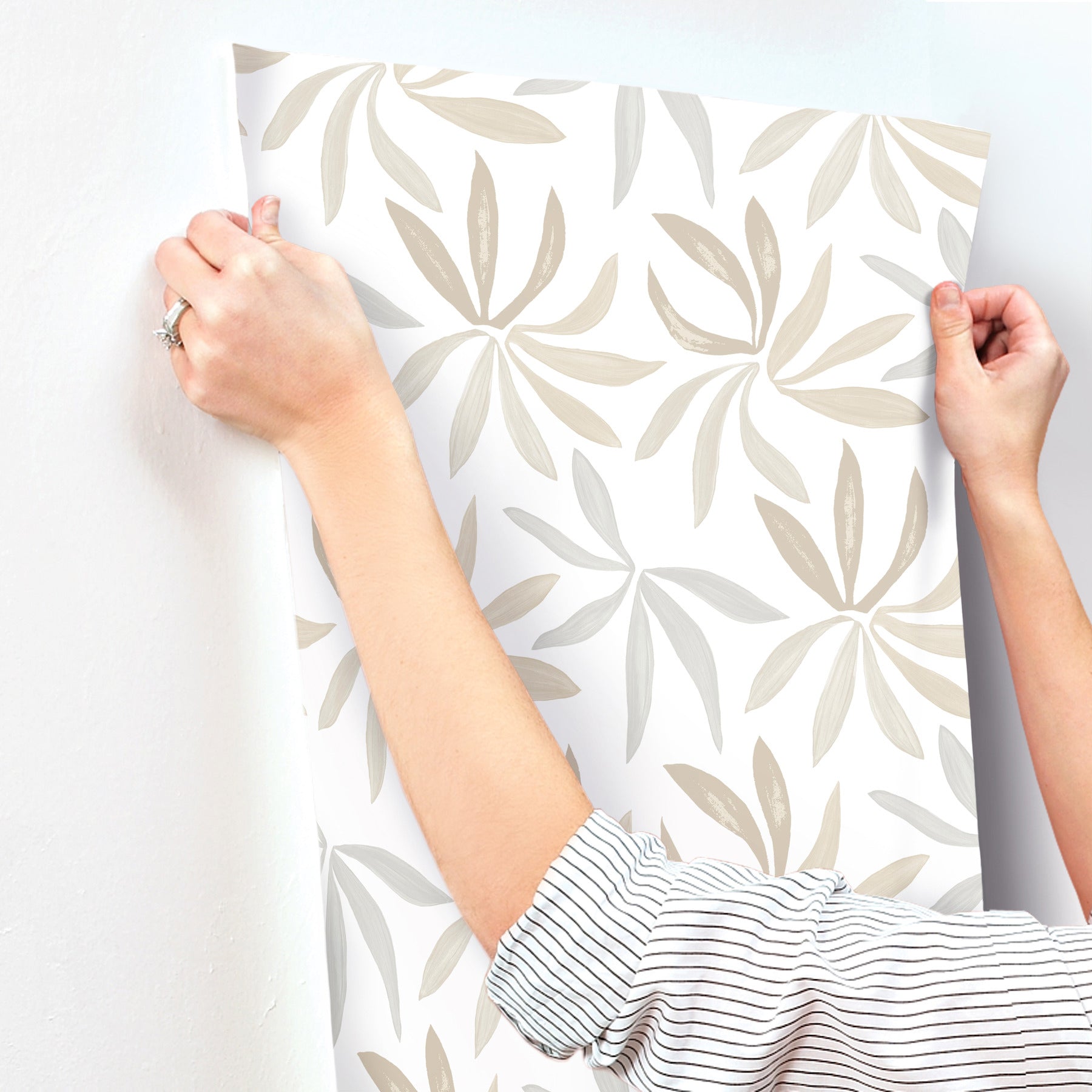 little-garden-wallpaper-neutral-pearl-york-wallcoverings-zm2815