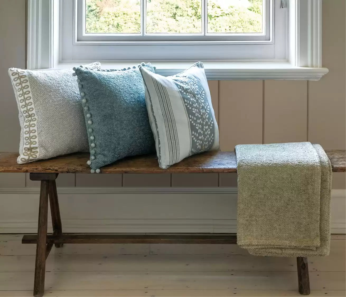NC Wickham Bramfield Sky Blue - Nina Campbell - NCF4512-06 Fabric