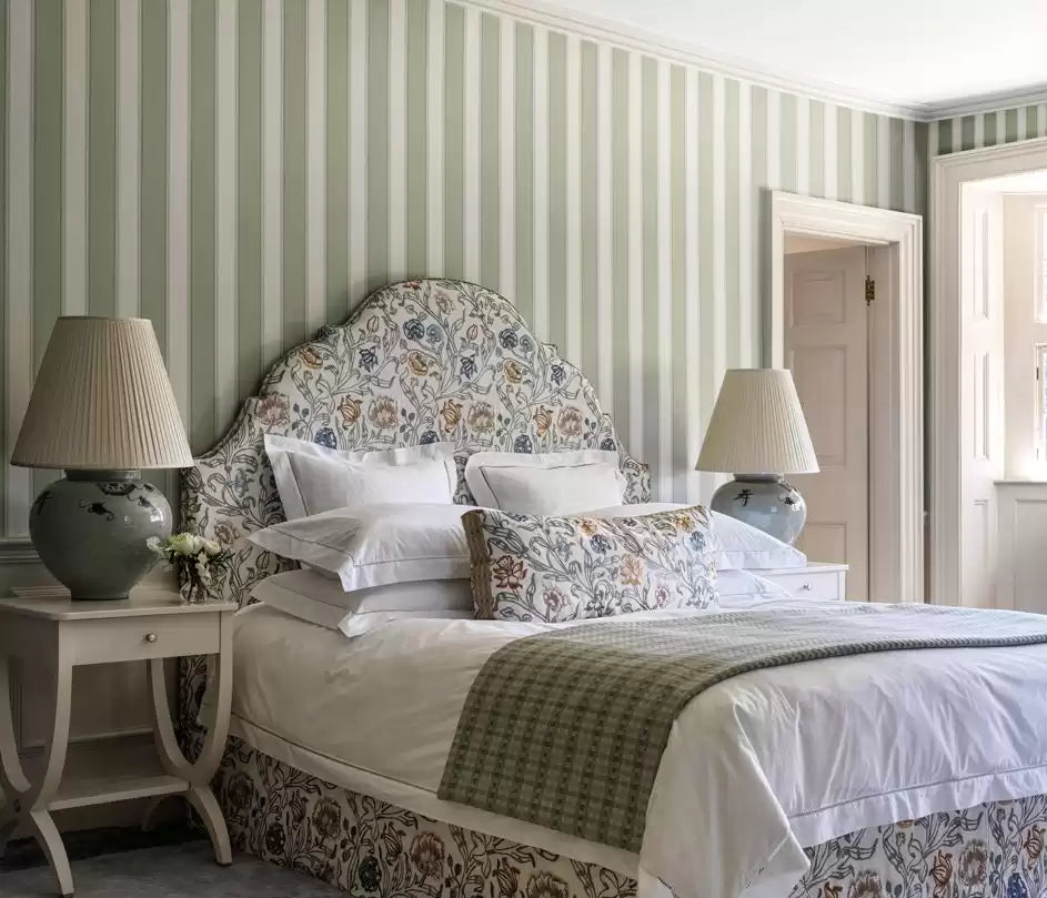 Signature Sackville Stripe Green - Nina Campbell - NCW4492-01 Wallcovering