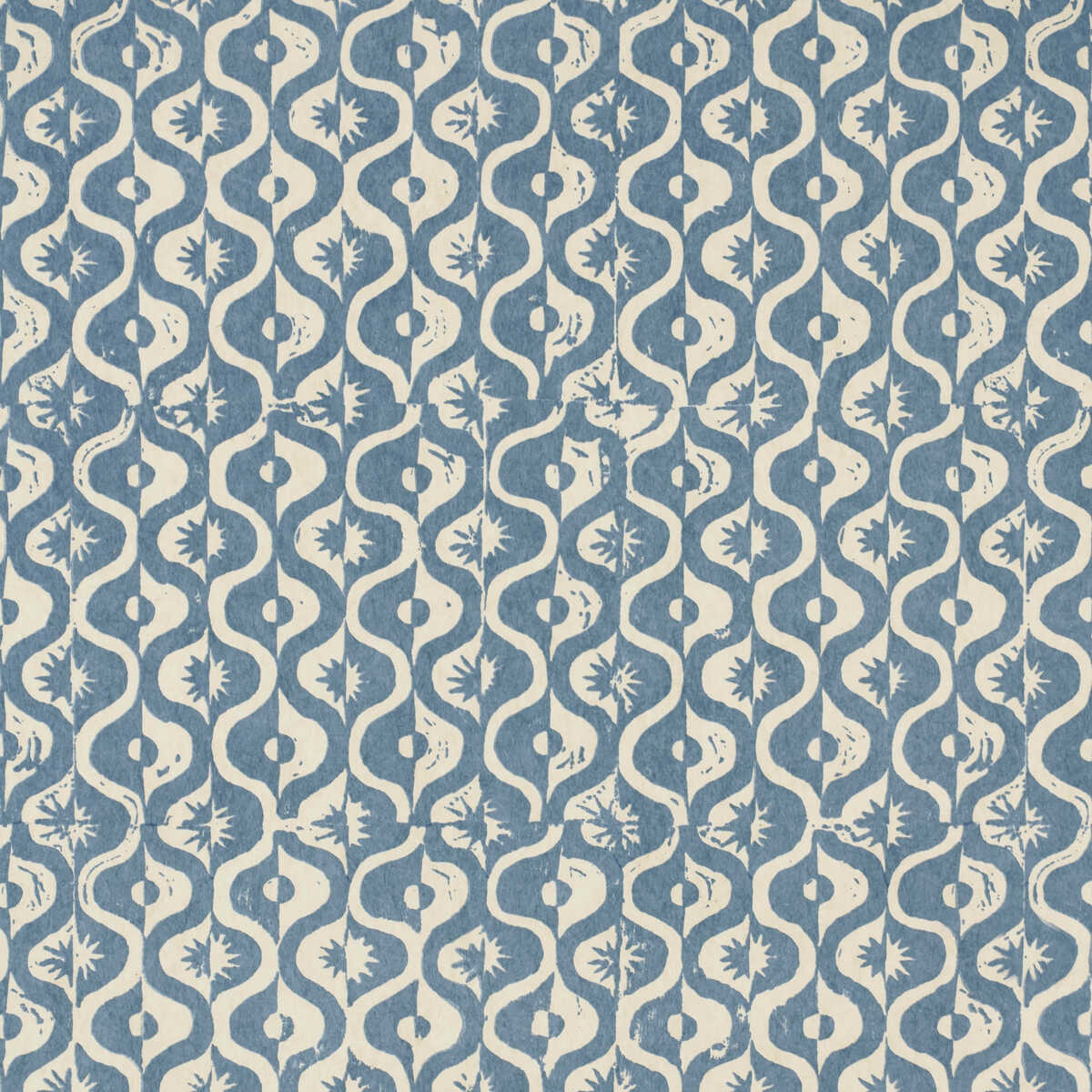 Small Medallion Wp - Azure - LEE JOFA Wallpaper