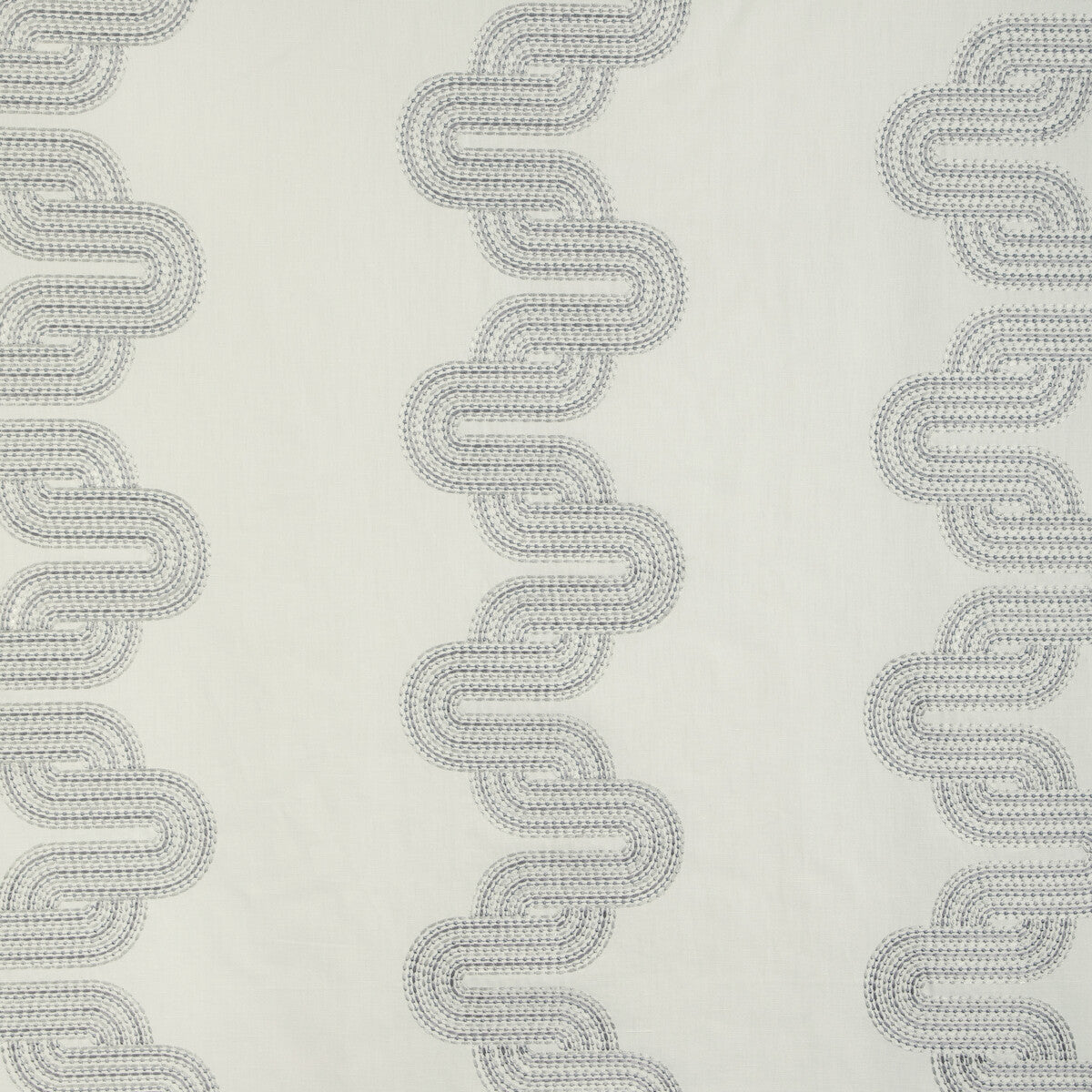 36943110-cloud-chain-grey-kravet-design
