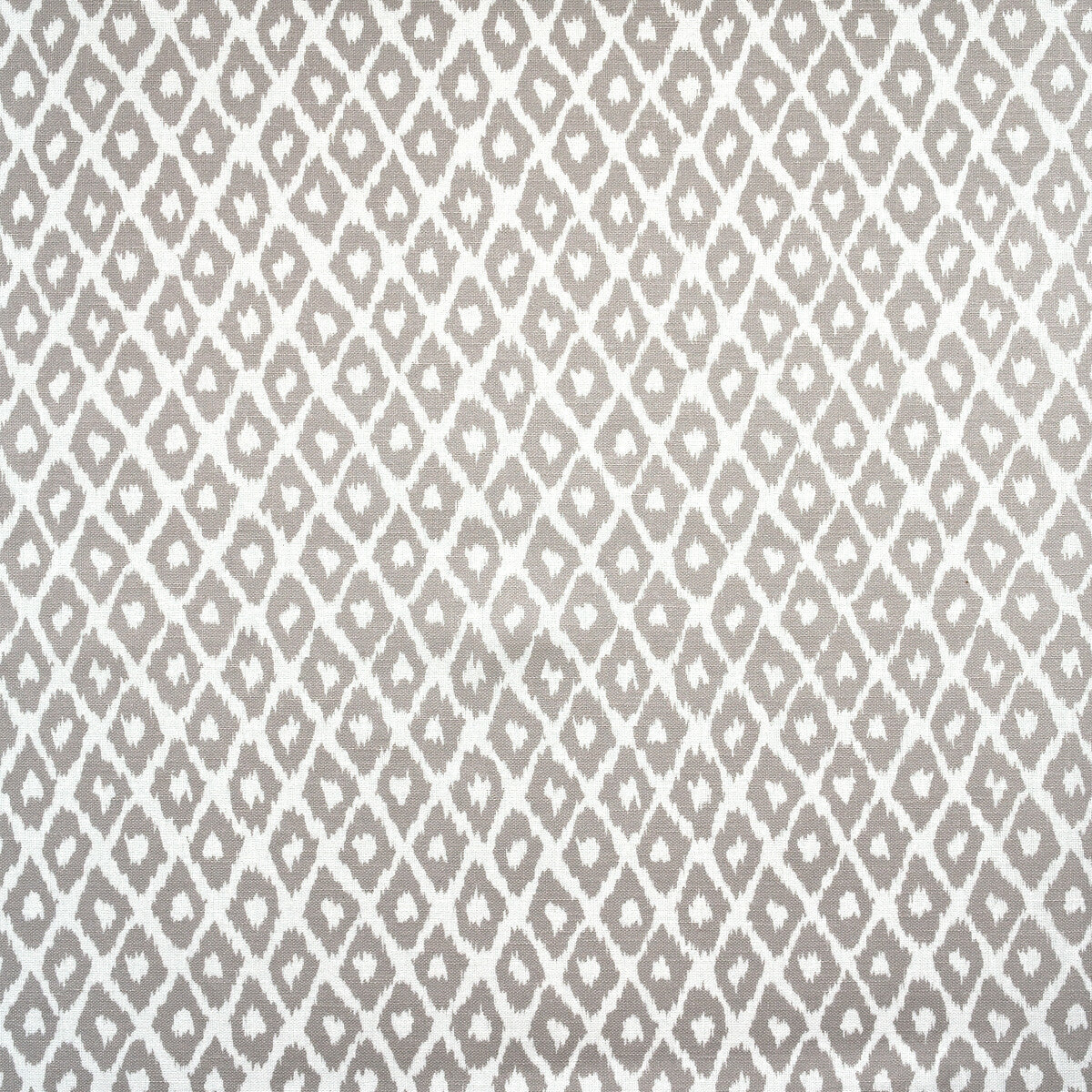 am100349110-gypsum-outdoor-cloud-kravet-couture