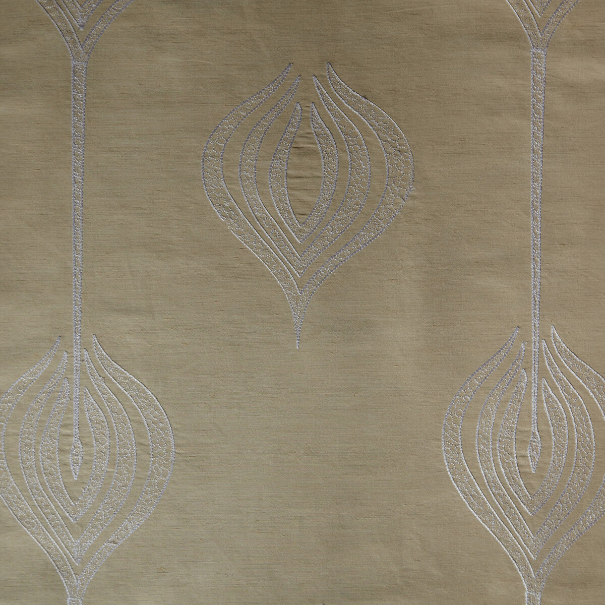 gwf-2928160-tulip-embroidery-cream-lee-jofa-modern