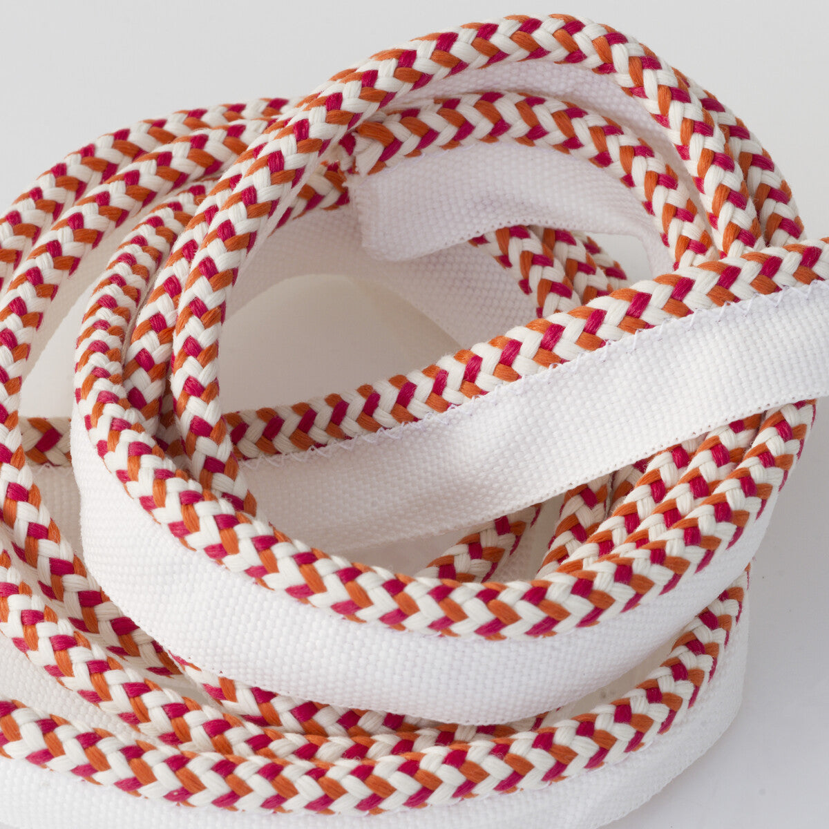 amt10007120-caprese-spritz-kravet-couture - KRAVET COUTURE Trim
