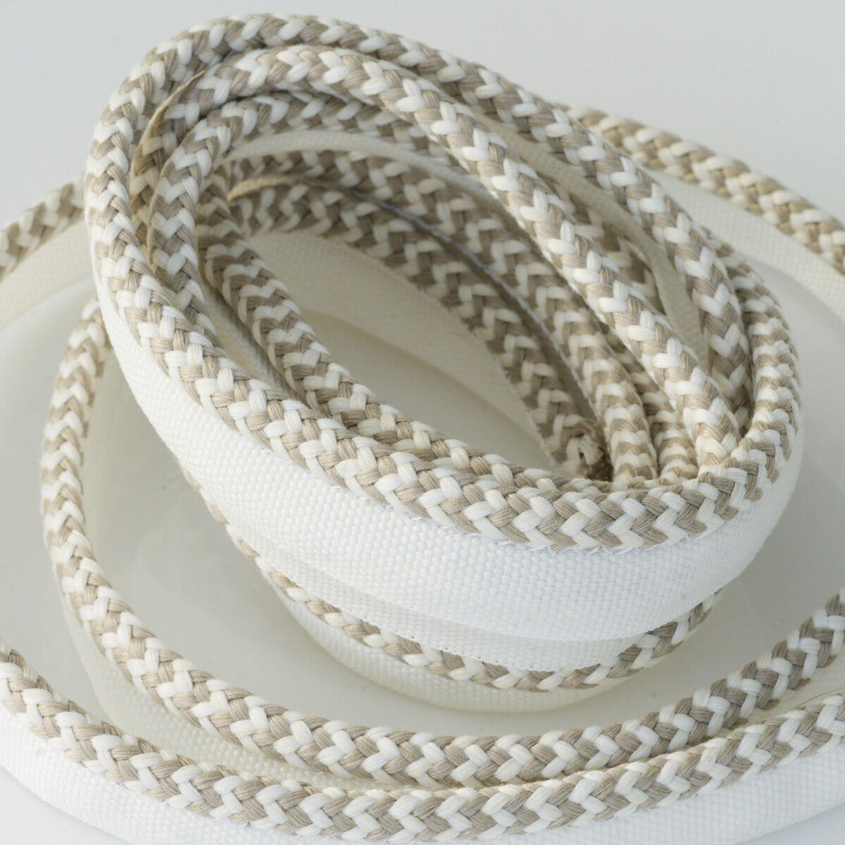 amt10007160-caprese-sand-kravet-couture